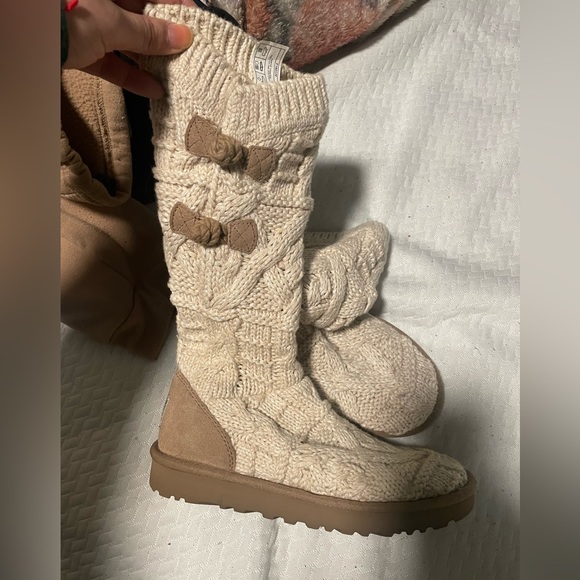 Yarn Ugg Boots - Picture 1 of 4